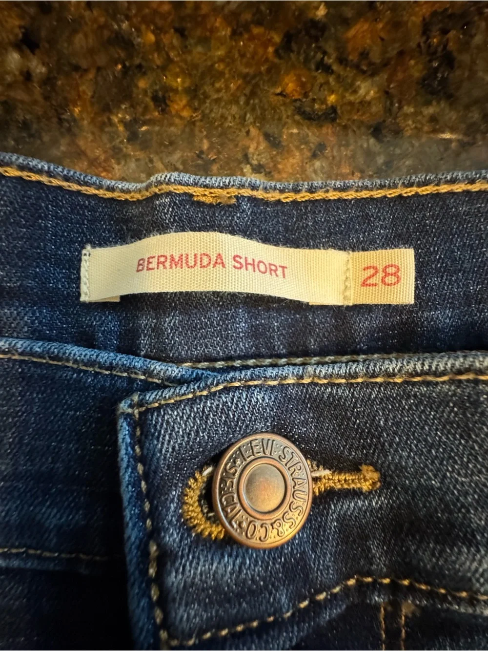 Levi Strauss & Co. Red Tag Women's Denim Bermuda Shorts, SZ 6 (28), NWOT